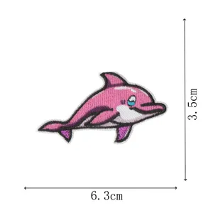 Rosa Delfin bestickter Aufnäher Detail, süßer Ozean Fisch Bügelbild Reparatur Abzeichen.