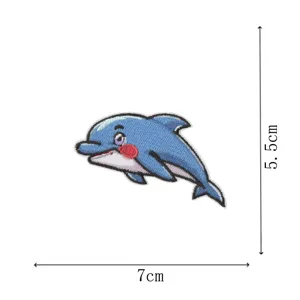 Süßer blauer Delfin Stickerei Aufnäher Bügelbild zum reparieren und dekorieren von Kleidung 7x5,5cm