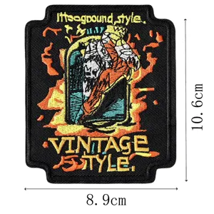 Patch brodé tête de mort punk avec motif de flammes, badge de style vintage pour vêtements.