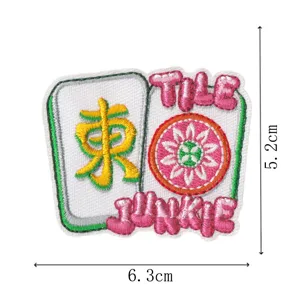 Mahjong-Kachel-Bestickung Aufnäher mit süßem Blumenmuster und trendigem Text zum Aufbügeln.