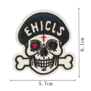 Patch brodé tête de mort avec béret et croix, accessoire de vêtement DIY, écusson 6.1x5.7cm.
