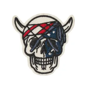 Écusson brodé tête de mort avec cornes et bandana, patch thermocollant pour vêtements.
