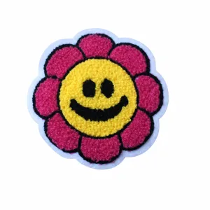 Πολύχρωμο κεντημένο ύφασμα λουλουδιού smiley, χαριτωμένο σήμα κινουμένων σχεδίων για ρούχα.