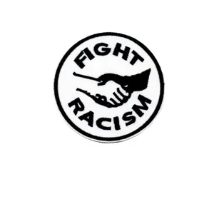 Runder bestickter Stoffaufnäher mit Kampf-gegen-Rassismus-Handshake-Design für Kleidung.