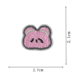 Joli patch brodé animal rose accessoire de vêtement DIY, petit badge d'ours dessin animé.