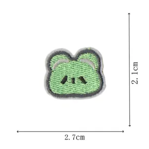 Joli patch brodé animal, petit visage d'ours vert, accessoire de vêtement pour décoration.