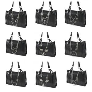 Sac Cabas pour Femmes Avec Chaîne en Métal Punk Gothique Croix Crâne Étoile Pendentif de Sac Accessoires de Sac à Main Mode Commuter