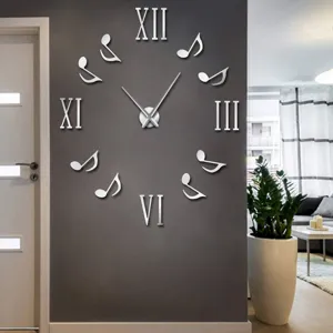Moderne 3D Acryl Spiegel Wanduhr mit Noten und römischen Ziffern für Wohnzimmer Dekoration