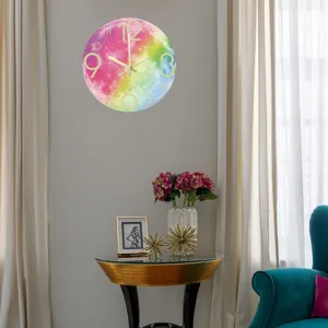 Kleurrijke maan lichtgevende wandklok, stille acryl decoratieve klok voor woonkamer slaapkamer.