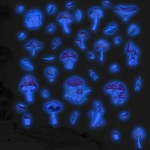 Adesivi murali funghi fosforescenti, decalcomanie luminose piante e noci per decorare la cameretta.