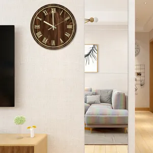 Wanduhr aus Holz leuchtende römische Ziffern leise moderne Deko Uhr fürs Wohnzimmer.