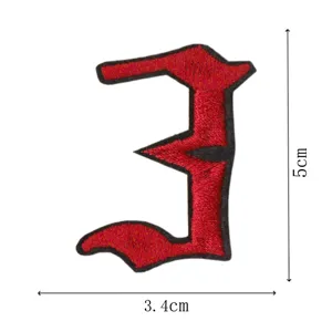 Rood zwart geborduurde opnaaier strijkijzer gotische cijfer letter badge kleding reparatie