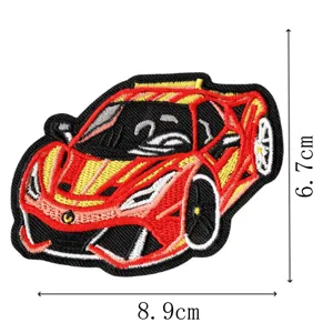 Parche bordado de coche para ropa, insignia de diseño de coche de carreras para textiles.