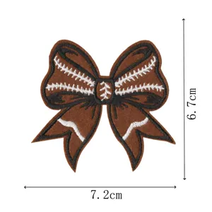 Toppa ricamata a fiocco marrone con design punto baseball, accessorio abbigliamento fai da te 7.2x6.7cm