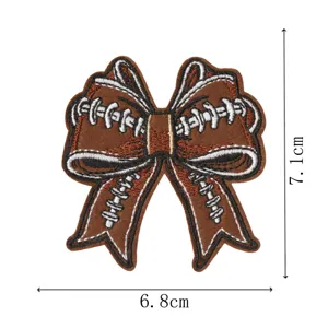 Toppa ricamata con fiocco da football marrone per vestiti borse, circa 6,8x7,1cm.