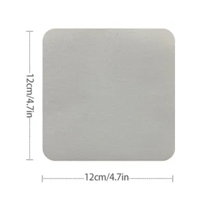 Detailansicht des quadratischen Canvas-Stickerei-Aufnähers, robuster Aufbügler für Kleidung.