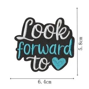 Parche bordado con texto Look forward to y corazón, accesorio elegante para ropa DIY.