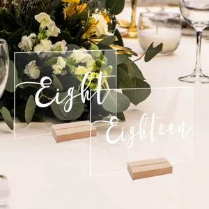 Elegante cartel de número de mesa de acrílico con base de madera decoración de boda