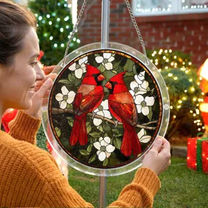 Rode kardinaal acryl hangende raamdecoratie, gebrandschilderd glas stijl kerstdecor.