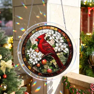 Gedetailleerd uitzicht van het rode kardinaal glas-in-lood akryl hangornament met lichteffekt.
