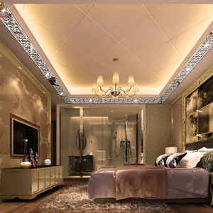 Bordo adesivo per specchio da soffitto con modanatura a parete in acrilico 3D per interni.