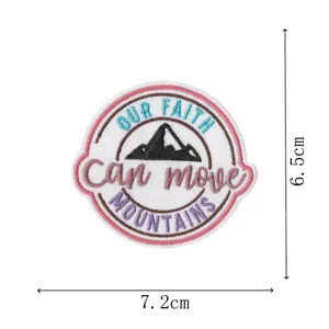 Écusson brodé thermocollant religieux avec motif de montagne et citation de foi, 7.2x6.5cm.