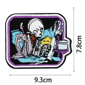 Écusson brodé tête de mort punk, badge stylé pour décoration de vêtements et chaussures.