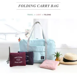 Bolso de viaje plegable de nylon vista detallada con gran capacidad y colores brillantes.