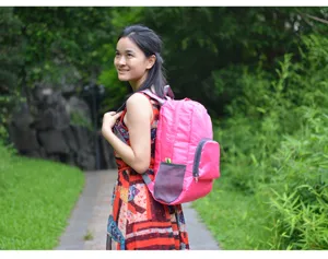Sac à dos de voyage pliable étanche, petit sac à dos léger pour randonnée et sport en plein air.