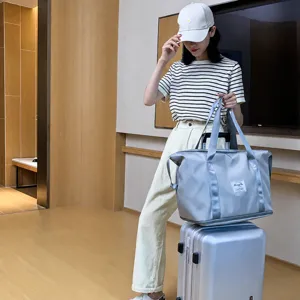 Große Reisetasche für Kurztrips, leichtes Handgepäck für Damen und Herren reisebereit.