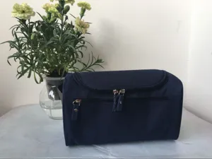 Dunkelblaue Reise-Kulturtasche, tragbare wasserdichte Make-up-Tasche mit grossem Stauraum.