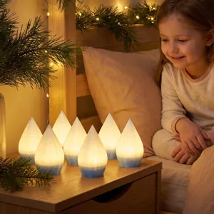 Vista dettagliata di lampade da tavolo LED a goccia luminose, perfette per decorare casa.