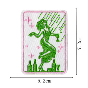 Écusson brodé fille danseuse thermocollant pour vêtements, sacs et accessoires de bricolage.