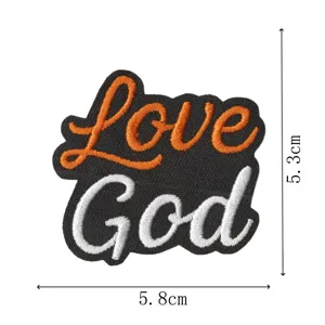 Gesticktes Stoffaufnäher mit Love God Buchstaben zum Aufbügeln auf Kleidung Jacken Taschen DIY