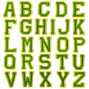 Ensemble de patches alphabet brodés vert et jaune A-Z, idéal pour la décoration de vêtements.