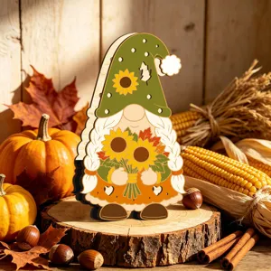 Gros plan détaillé d'une charmante décoration gnome d'automne en bois avec des tournesols.