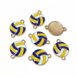 Vista dettagliata di ciondoli connettori pallavolo in smalto, accessori gioielli DIY.