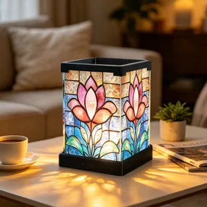 Buntglas-Stil LED Tischlampe mit Blumenmuster, gemütliche Nachtlampe für das Schlafzimmer.