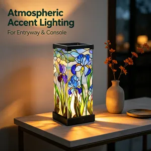 Luce notturna in vetrata con motivo di iris blu, elegante lampada decorativa da comodino.
