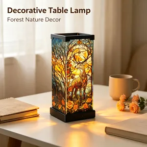 Lampada da tavolo decorativa con design di cervo della foresta in vetro colorato per camera.
