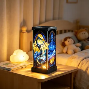 Luce notturna in vetrata con drago, bellissima lampada da comodino per la camera.