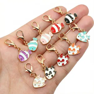 Pendentif poisson goutte d'huile en alliage avec mousqueton, accessoire de bijoux, vue de detail