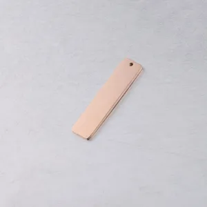 Ciondolo rettangolo in acciaio inossidabile dettaglio, accessorio gioielli fai da te 10x40mm