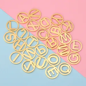 Minimalistischer Edelstahl Runde Scheibe Ausschnitt Buchstabe Anhänger DIY Mode Schmuck Charme Für Damen Herren Geschenk