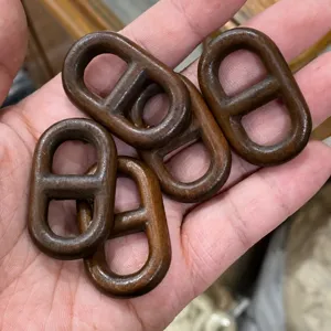 Braune hölzerne Schweinenase Anhänger Gürtelschnalle DIY Schmuckzubehör Handwerk.