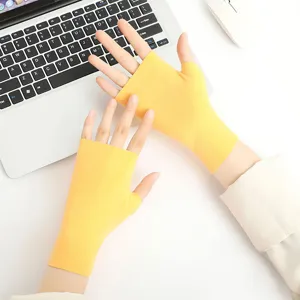 Fleece-lined half-finger gloves detail, extra stretch winter wrist warmers for cycling driving