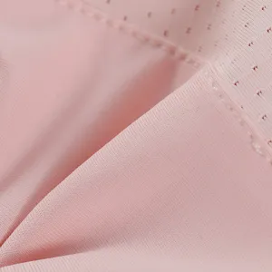 Masque facial anti-uv en soie glacée rose détail de tissu respirant printemps été