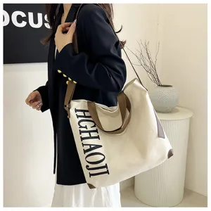 Grand sac cabas epaule en toile pour femme, sac shopping decontracte quotidien avec anses marron.