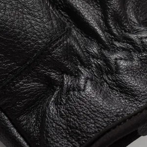 Heren zwarte echt lederen handschoenen close-up winter warm motorrijden volledige vinger