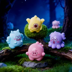 Figurine simpatiche di piccoli mostri alieni resina ornamenti da scrivania mini giocattoli creativi